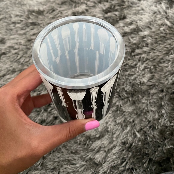 Vanity Cup Makeup Brushes - Picture 5 of 5